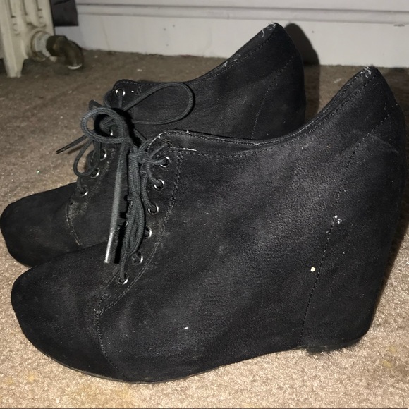 Black high heel boots - Picture 3 of 5